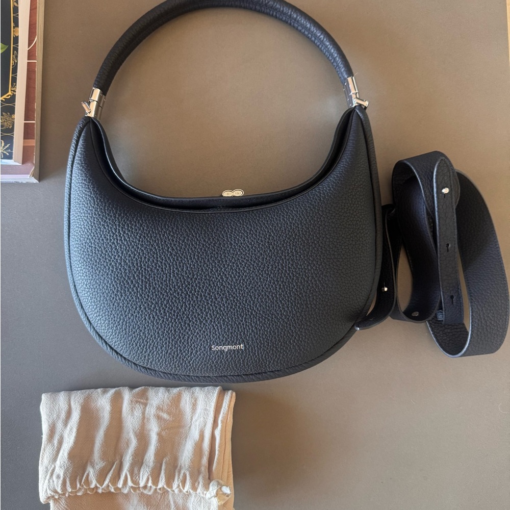 NWOT Songmont Luna Black\silver